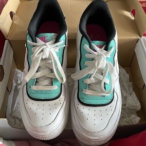 Nike Air Force 1 Colorway: White Blue Pink